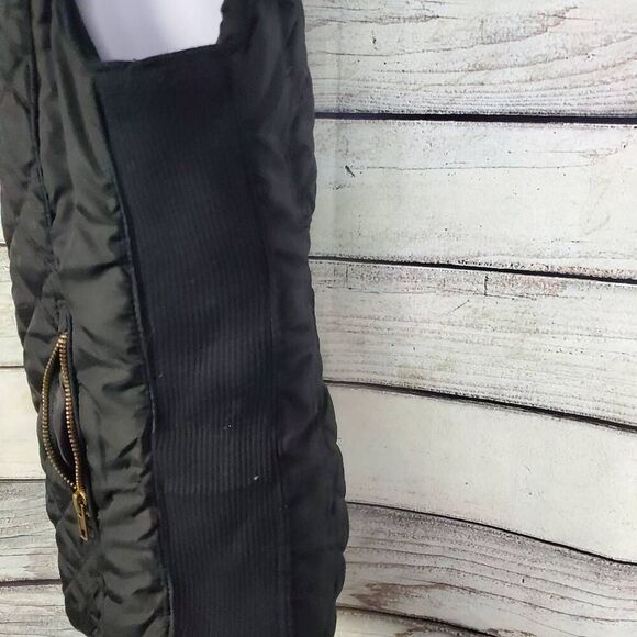 Zenana Outfitters Black Quilted Vest Zip Front Pockets Gold Hardware Size Medium - Picture 3 of 7